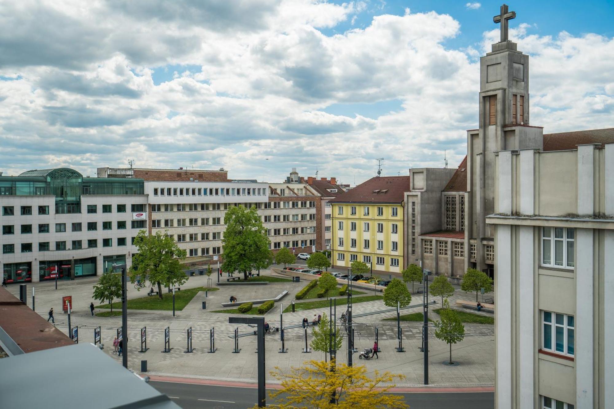 Perla Hradce 302 Apartment Hradec Králové Exterior foto